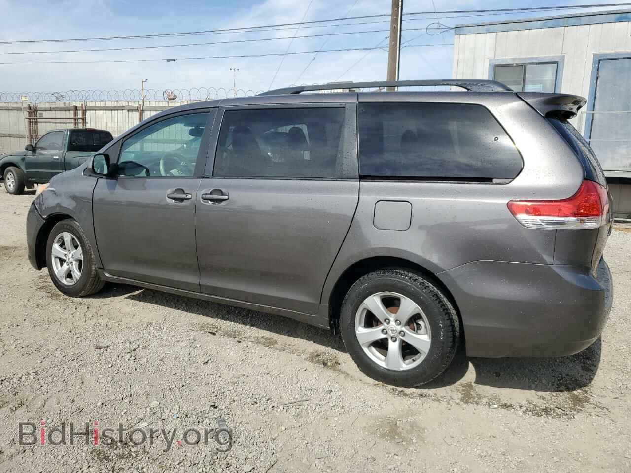 2012 TOYOTA SIENNA - VIN: 5TDKA3DC6CS010819 - Фото 2