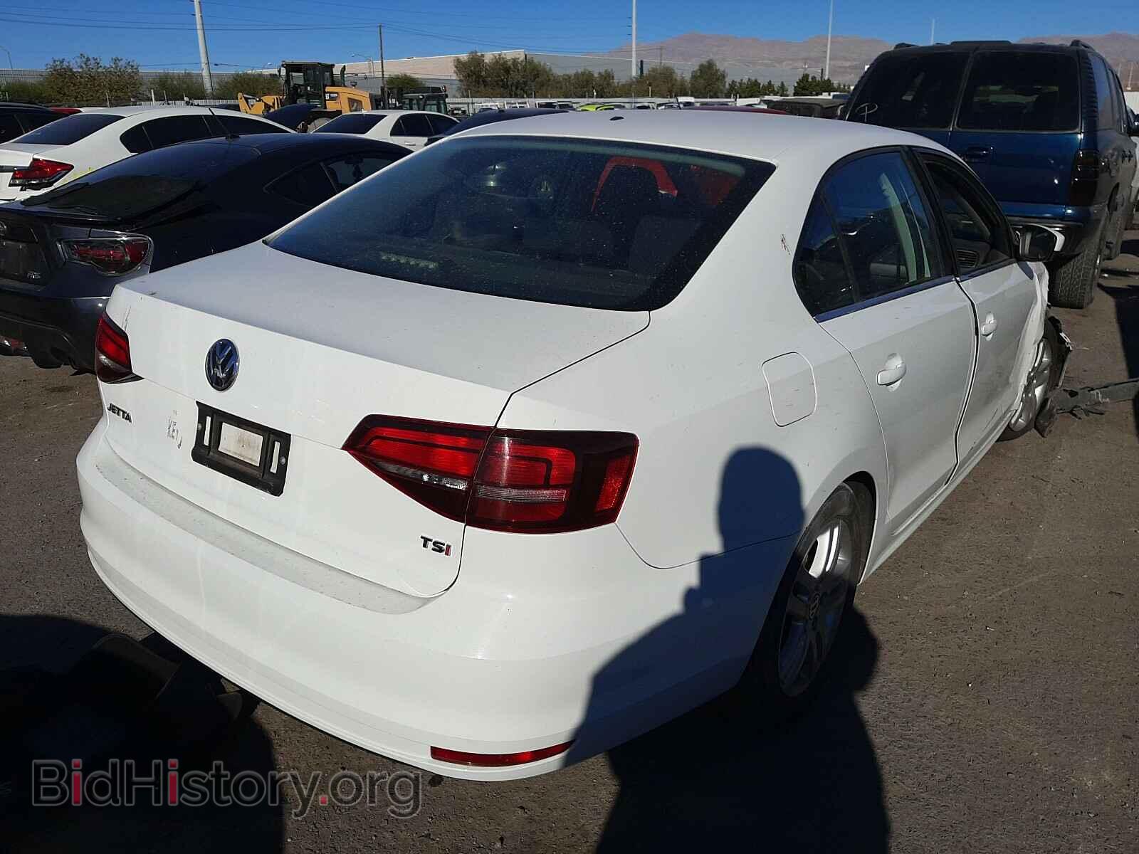 2017 VOLKSWAGEN JETTA - VIN: 3VW2B7AJ4HM228916 - Фото 4