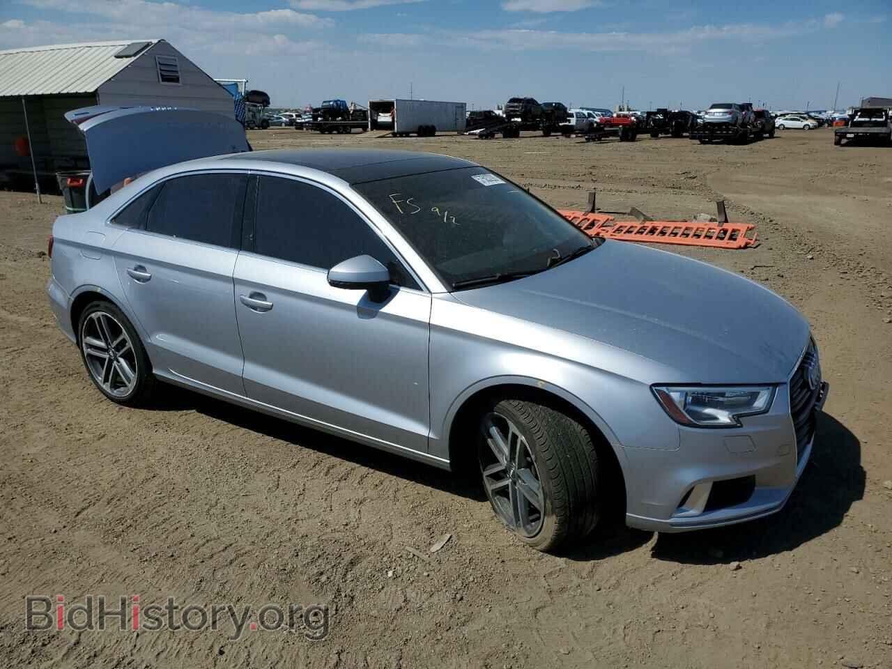 Photo WAUBEGFFXKA118694 - AUDI A3 2019
