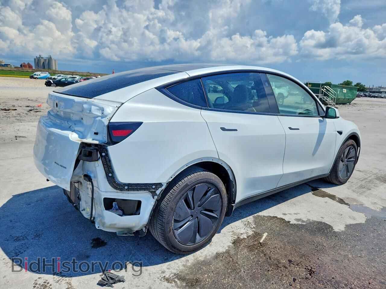 2026 TESLA MODEL Y - VIN: 7SAYGDEE8TA396999 - Фото 3