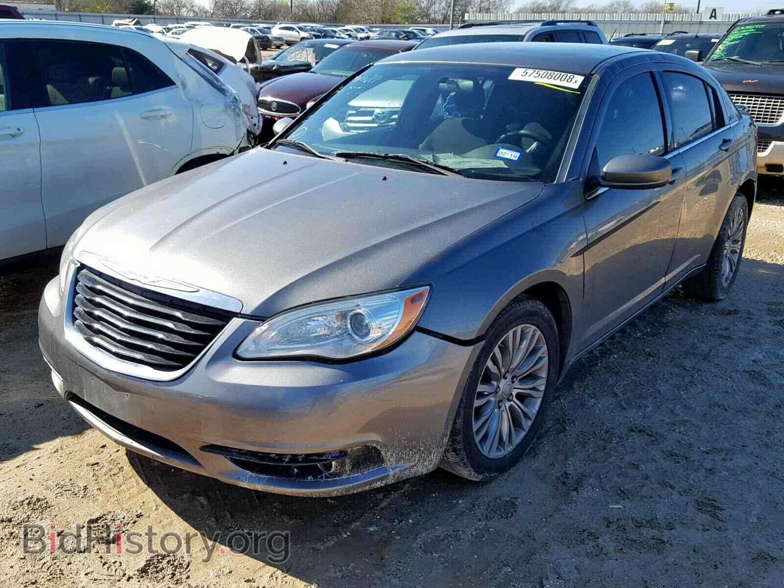 2012 CHRYSLER 200 - VIN: 1C3CCBAB0CN257106 - Фото 2