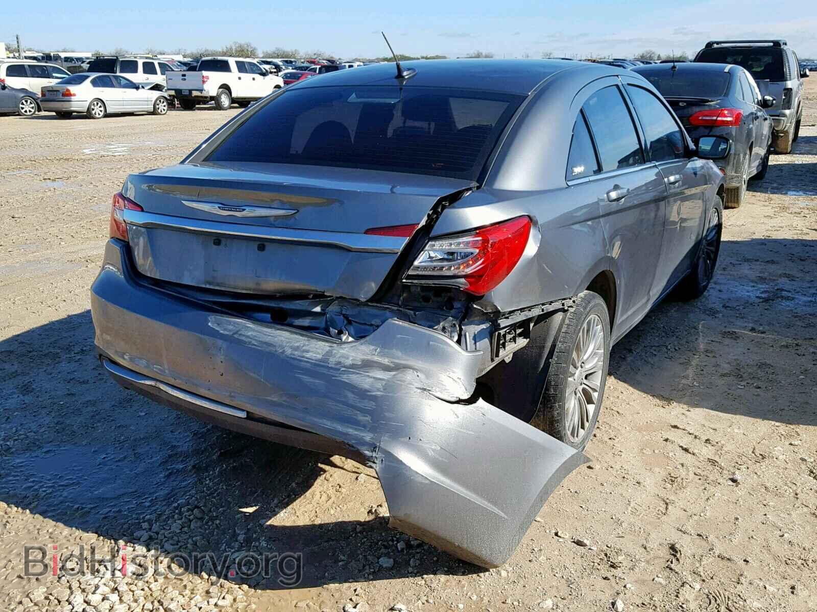 2012 CHRYSLER 200 - VIN: 1C3CCBAB0CN257106 - Фото 4
