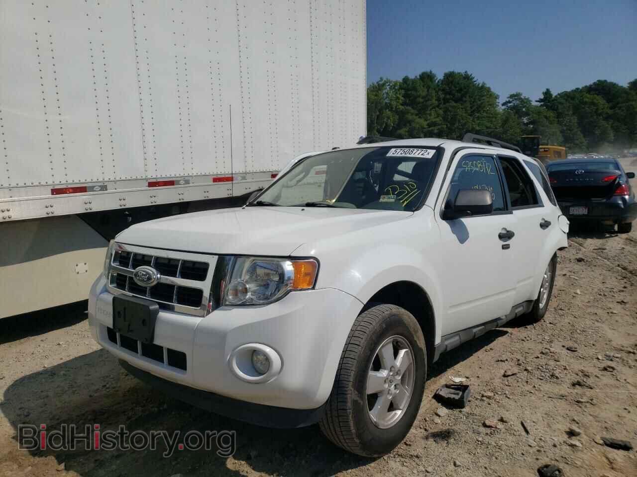 2011 FORD ESCAPE - VIN: 1FMCU9D71BKB26139 - Фото 2
