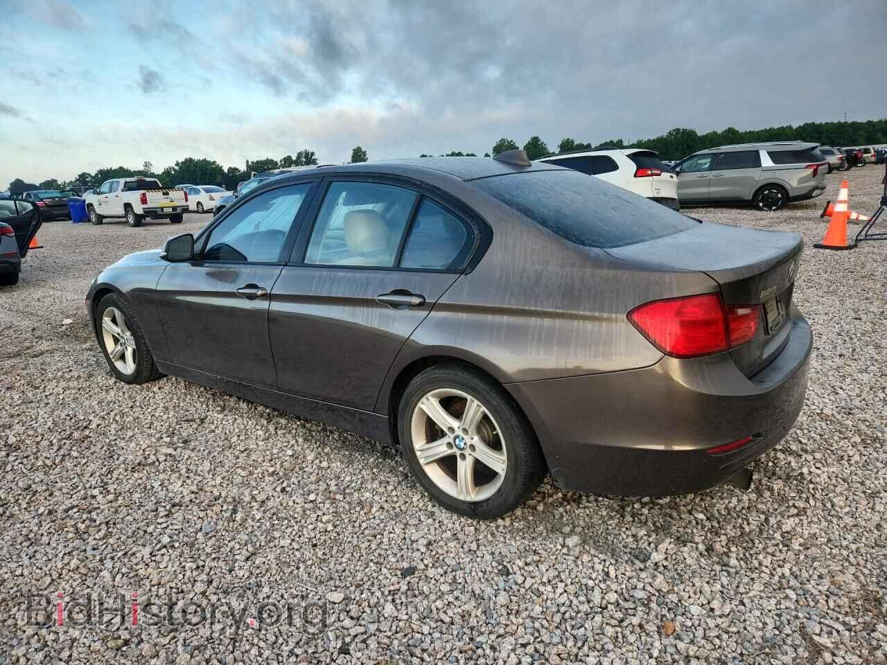 2013 BMW 3 SERIES - VIN: WBA3B1C52DF462645 - Фото 2