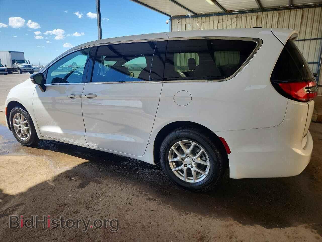 2027 CHRYSLER PACIFICA - VIN: 2C4RC1BG3VR556685 - Photo 2