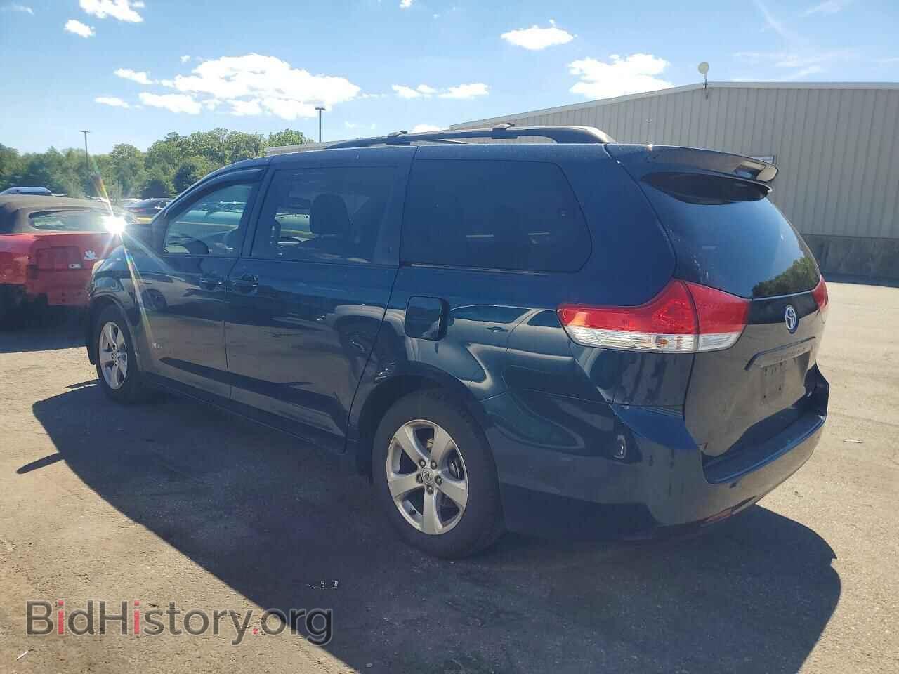 2011 TOYOTA SIENNA - VIN: 5TDKK3DC4BS038338 - Фото 2