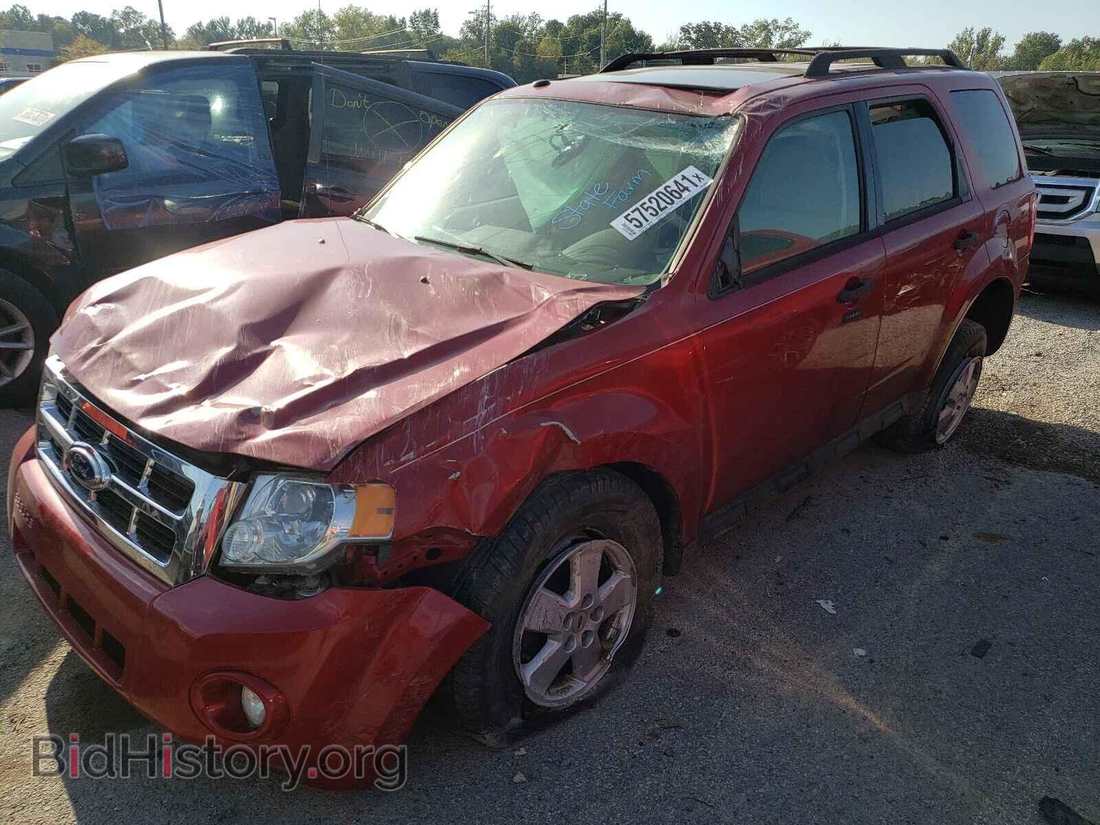 2011 FORD ESCAPE - VIN: 1FMCU0D73BKA66196 - Фото 2