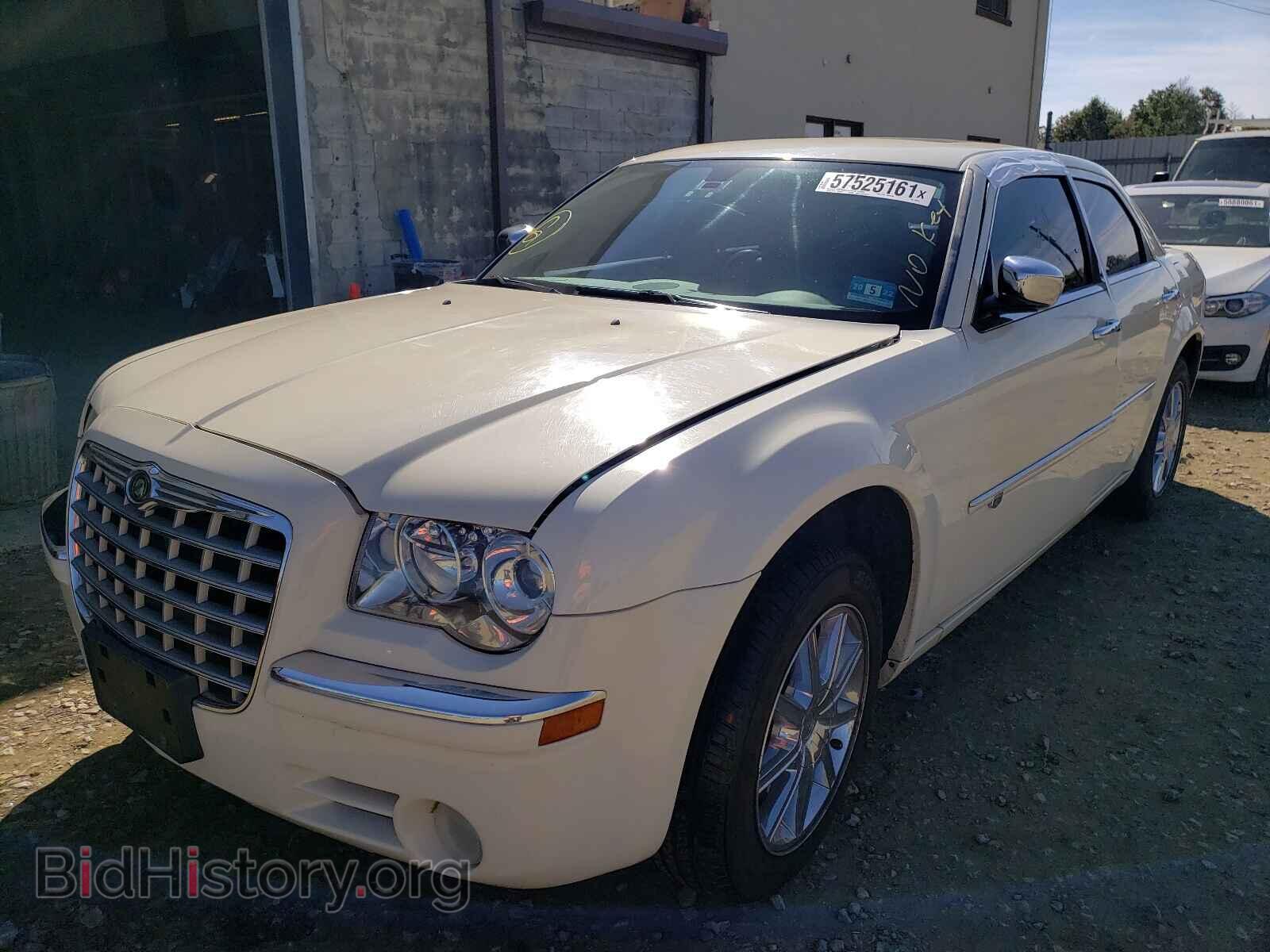 2009 CHRYSLER 300 - VIN: 2C3LK63T59H568497 - Фото 2