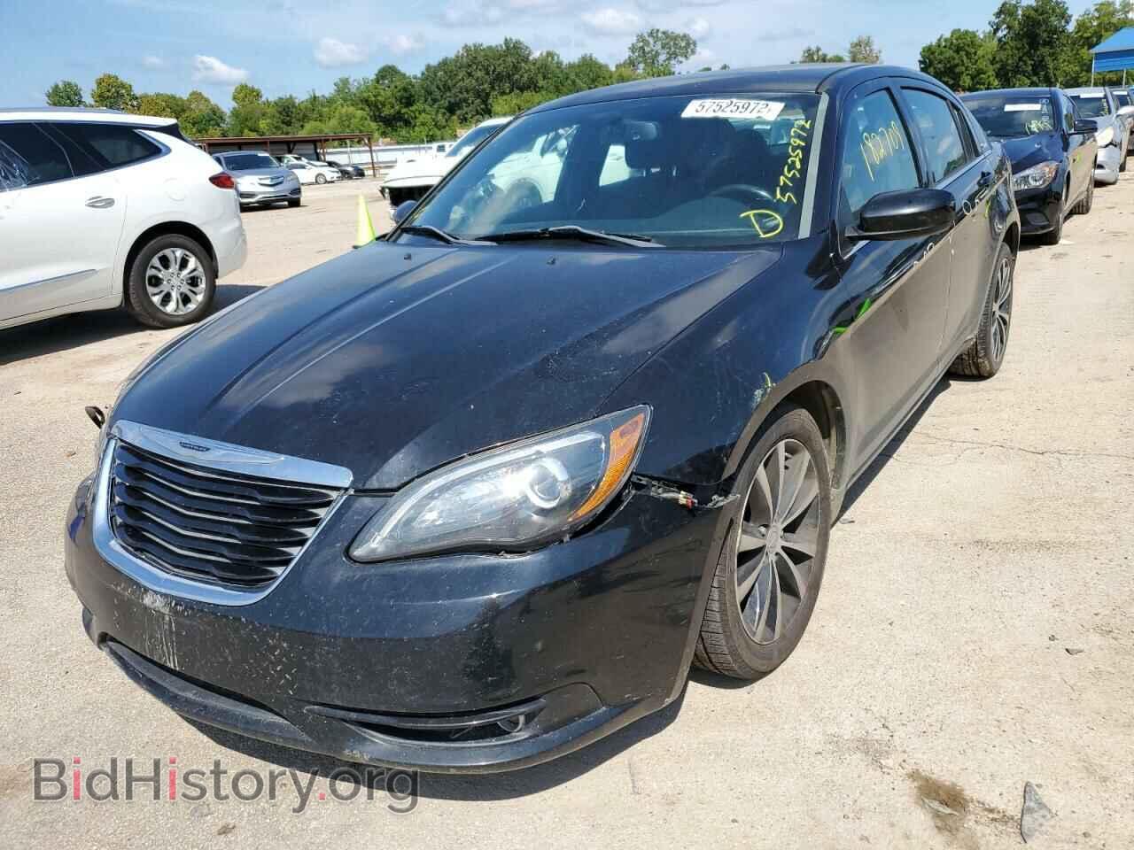 2013 CHRYSLER 200 - VIN: 1C3CCBBG3DN718004 - Фото 2