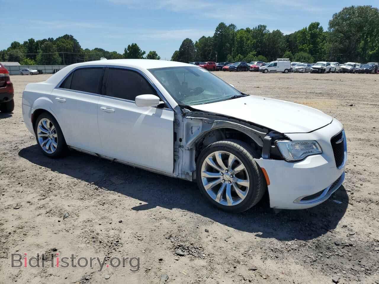 2019 CHRYSLER 300 - VIN: 2C3CCAAG9KH548183 - Фото 4