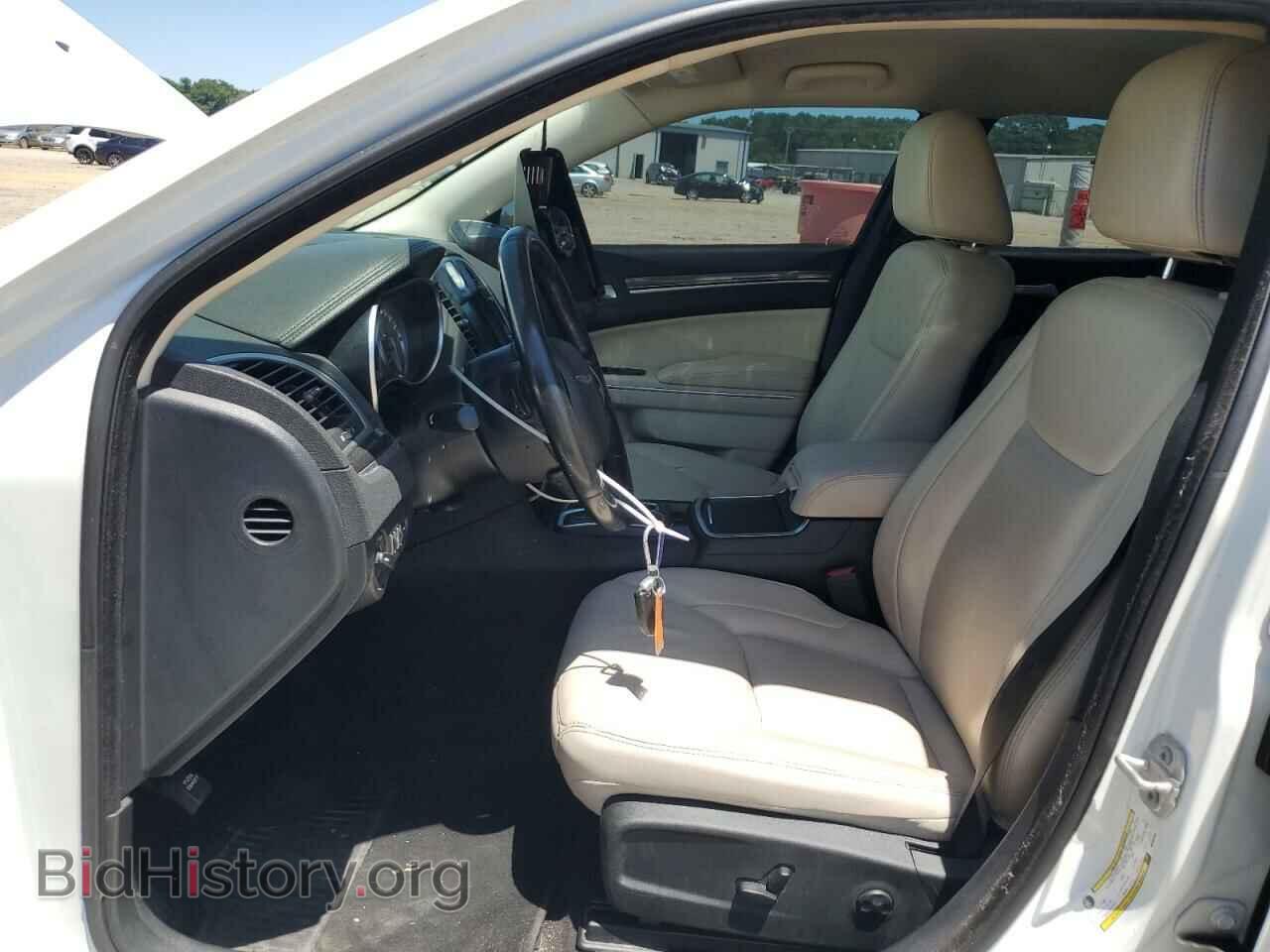 2019 CHRYSLER 300 - VIN: 2C3CCAAG9KH548183 - Фото 7