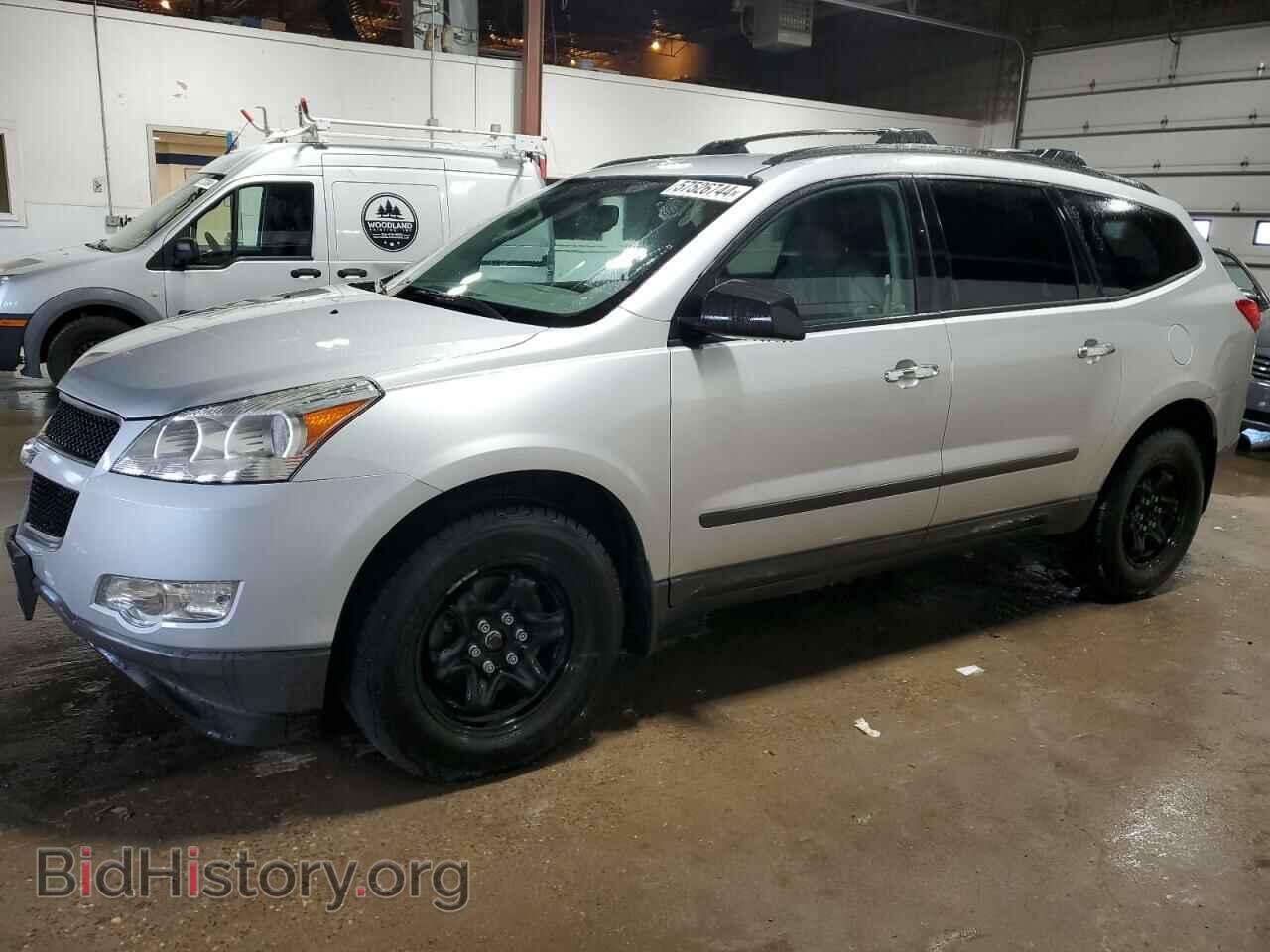 Фотография 1GNKRFED8CJ228489 - CHEVROLET TRAVERSE 2012