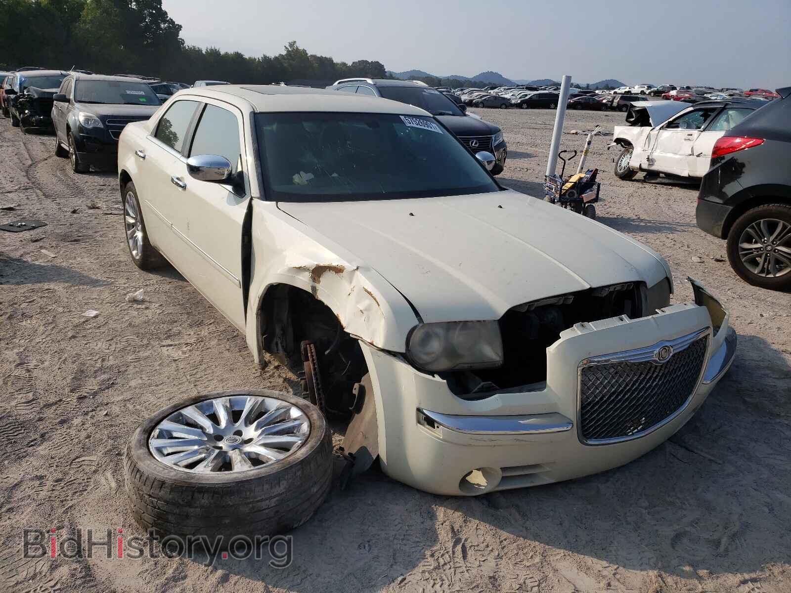 Photo 2C3CA6CT6AH114654 - CHRYSLER 300 2010