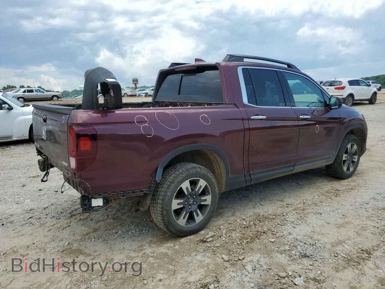 2019 HONDA RIDGELINE - VIN: 5FPYK3F77KB005775 - Фото 3