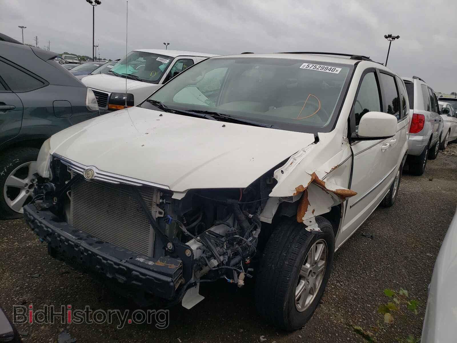 2009 CHRYSLER MINIVAN - VIN: 2A8HR54139R596516 - Фото 2