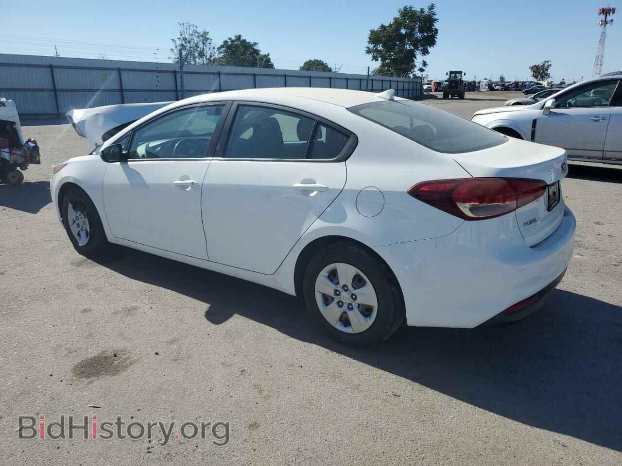 2017 KIA FORTE - VIN: 3KPFK4A72HE096532 - Фото 2