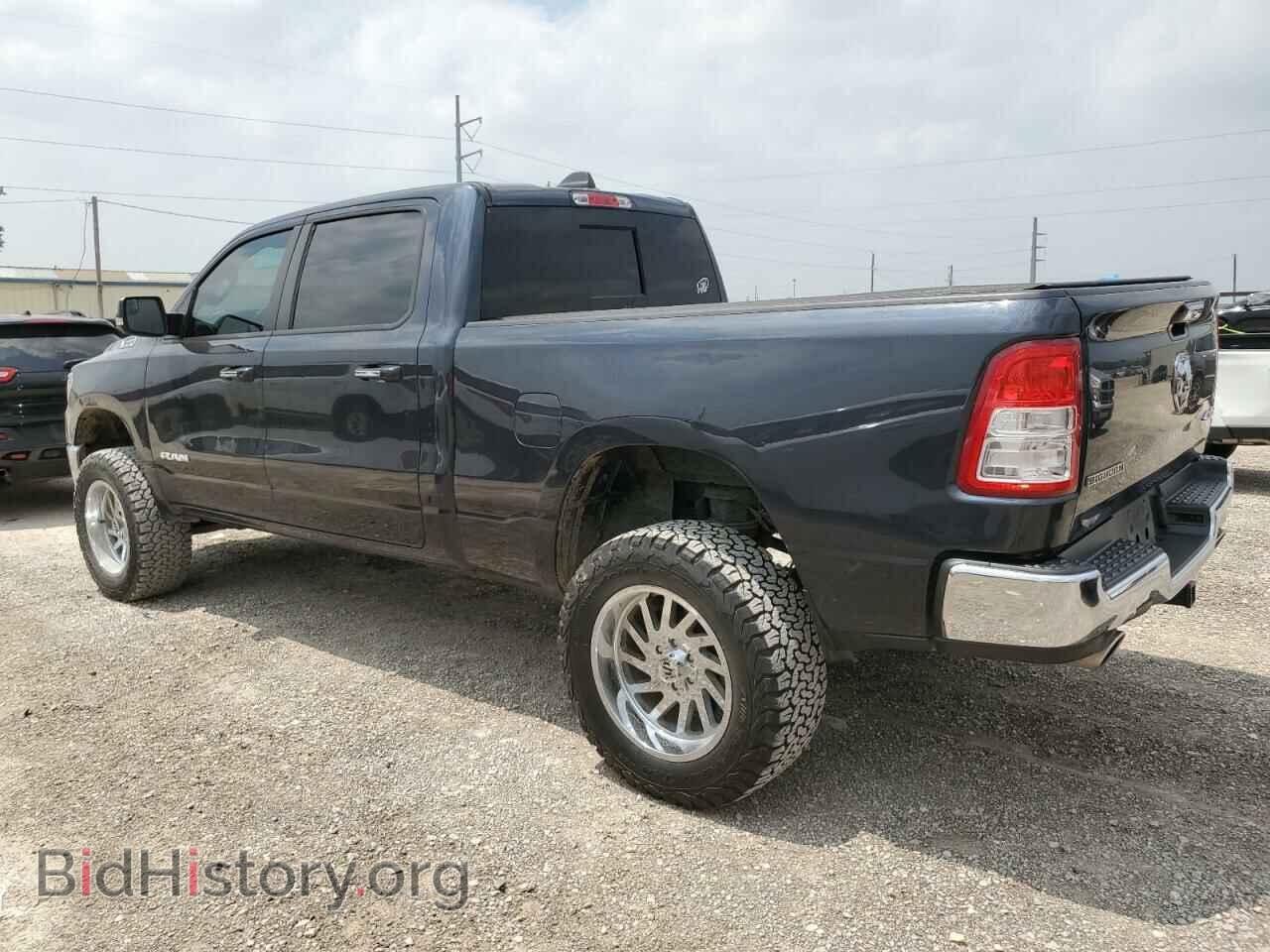 2020 RAM 1500 - VIN: 1C6SRFMT1LN342903 - Фото 2
