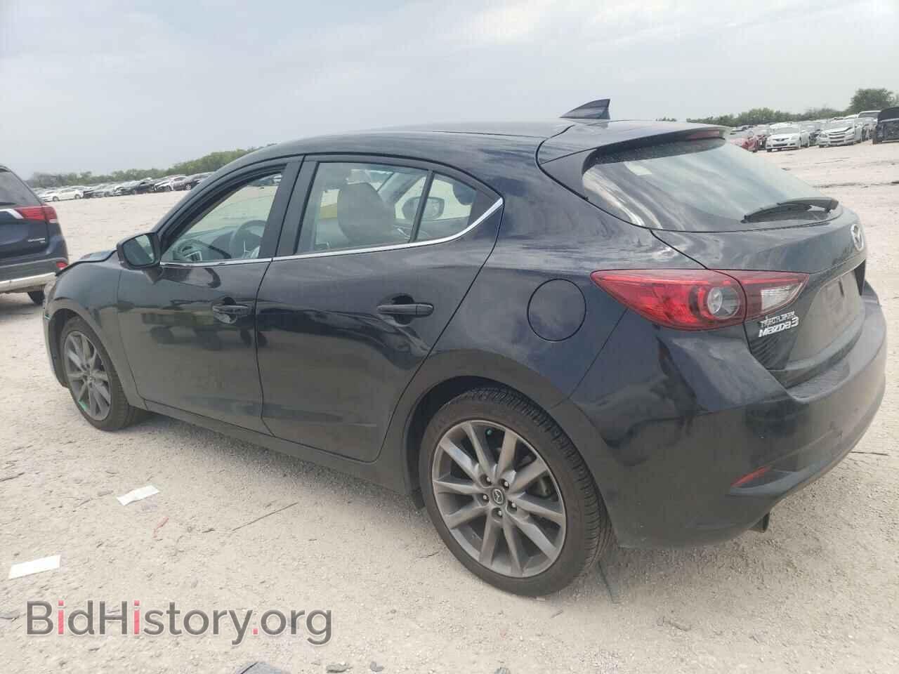 2018 MAZDA 3 - VIN: 3MZBN1L32JM165663 - Photo 2