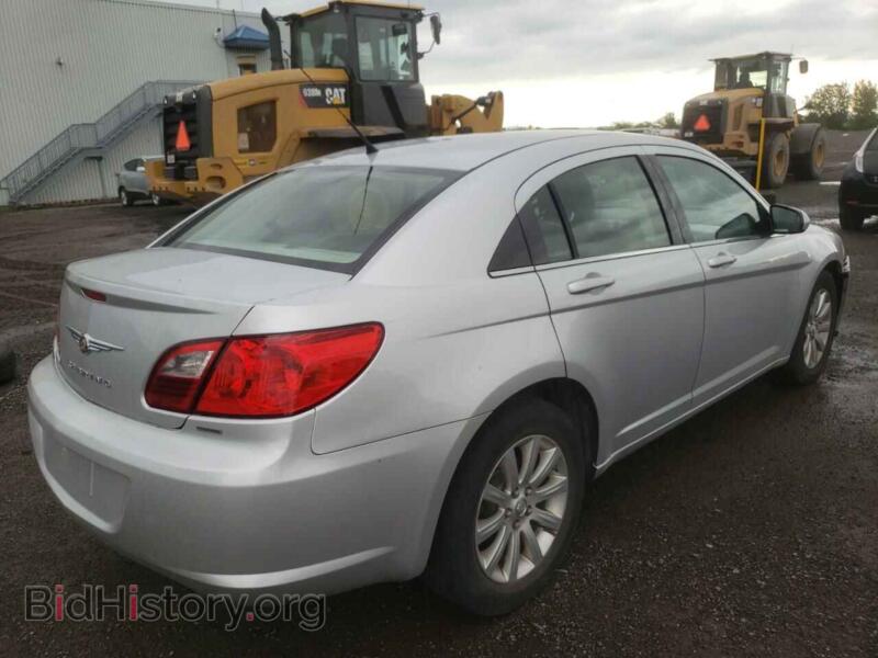 2010 Chrysler SEBRING (VIN 1C3CC5FD3AN233651) — photo 4 of 10