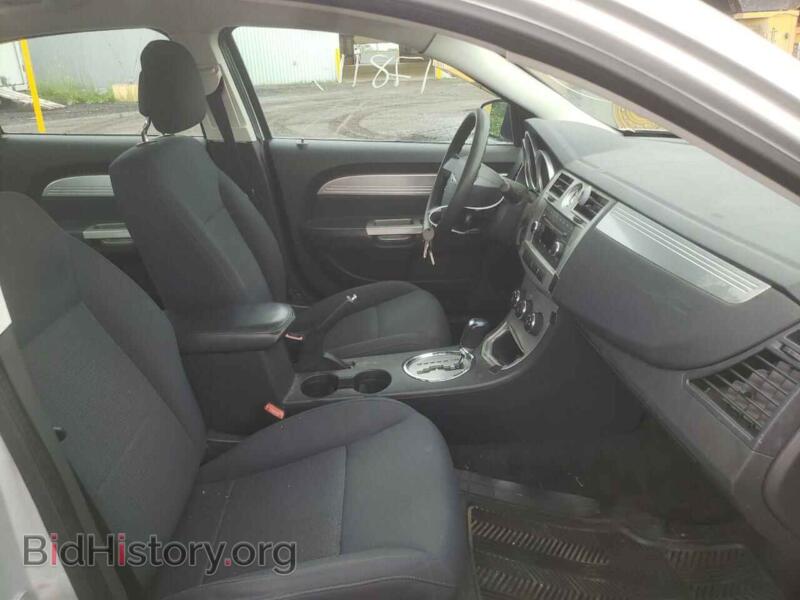 2010 Chrysler SEBRING (VIN 1C3CC5FD3AN233651) — photo 5 of 10