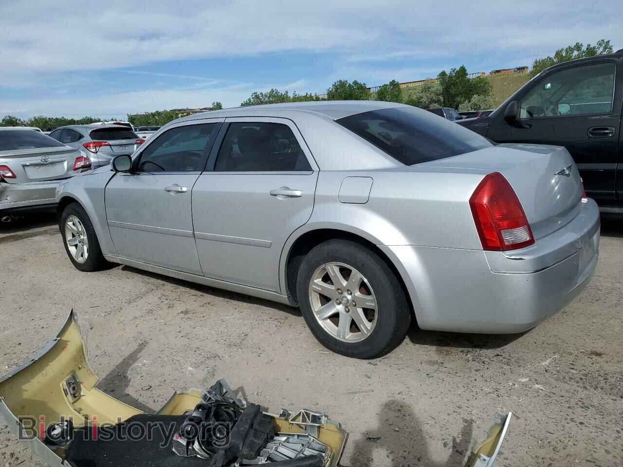 2006 CHRYSLER 300 - VIN: 2C3KA53G16H487634 - Фото 2