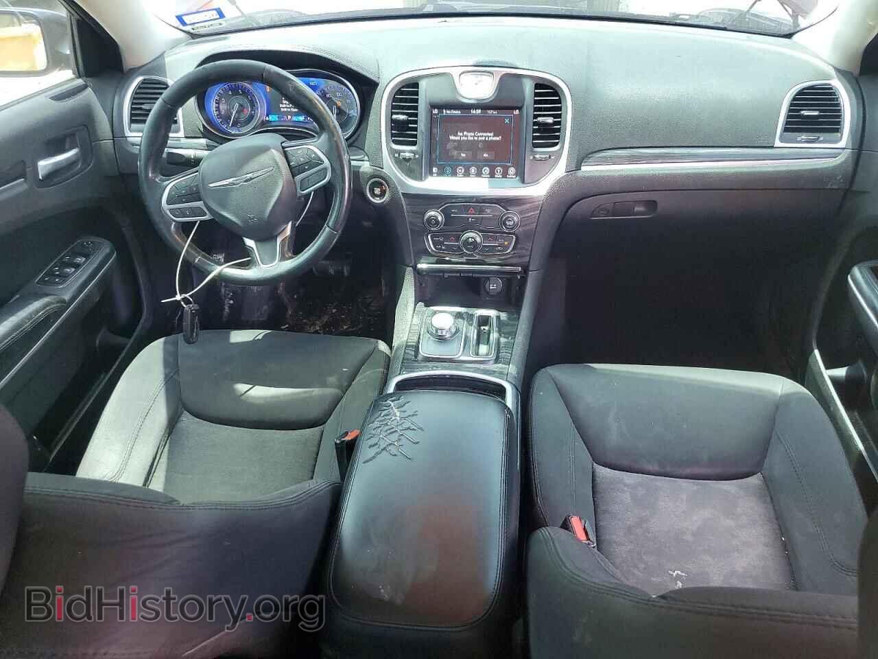 2019 CHRYSLER 300 - VIN: 2C3CCAAG1KH745879 - Фото 8