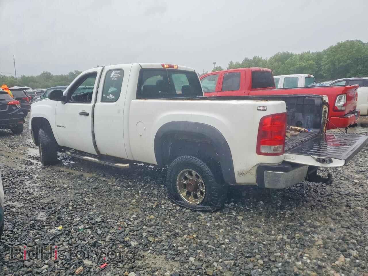 2008 GMC SIERRA - VIN: 1GTHK29K18E107263 - Photo 2