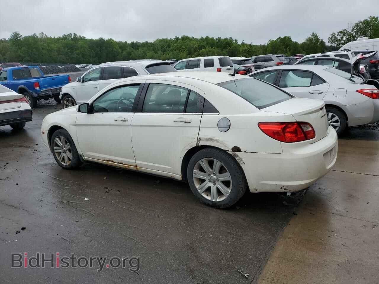 2010 CHRYSLER SEBRING - VIN: 1C3CC5FV8AN110632 - Фото 2