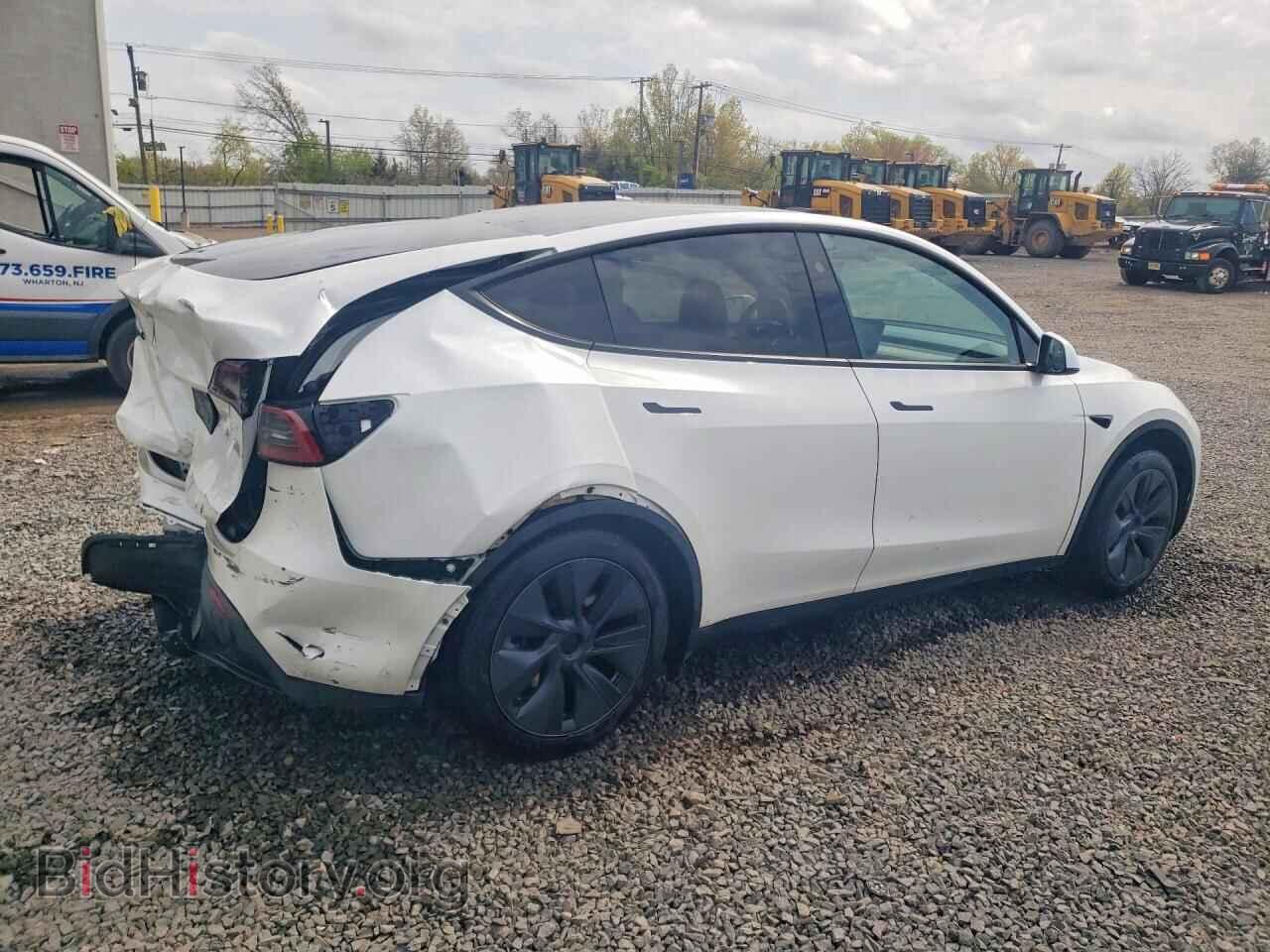 2025 TESLA MODEL Y - VIN: 7SAYGDED9SF241855 - Photo 3