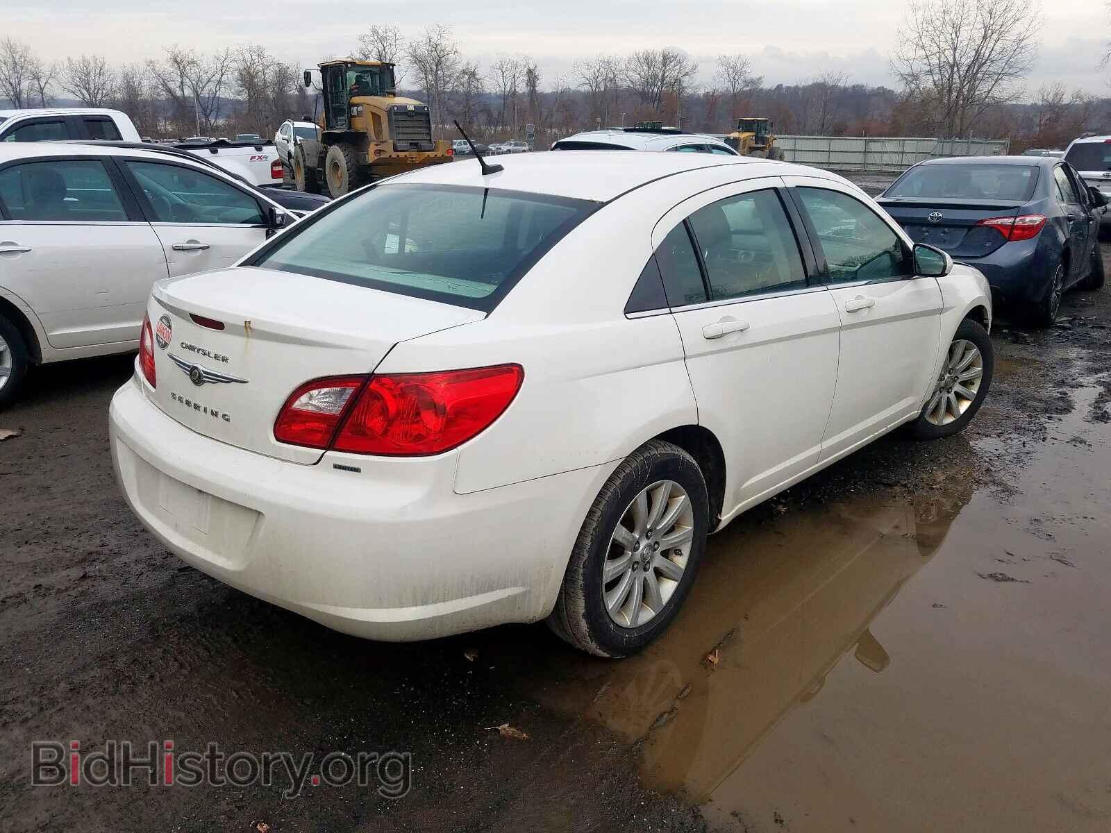 2010 CHRYSLER SEBRING - VIN: 1C3CC5FB0AN111943 - Фото 4