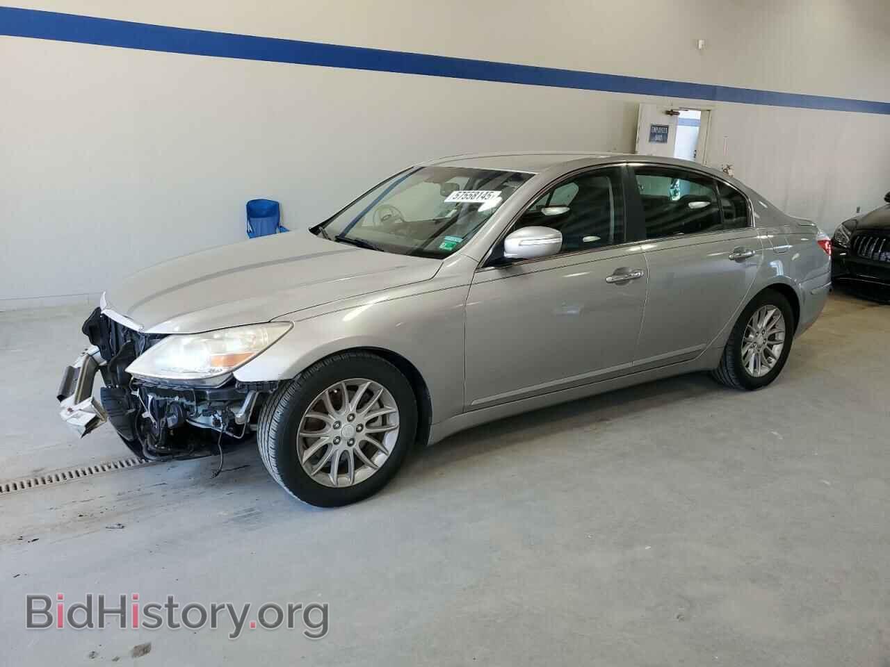 Photo KMHGC4DE4BU137064 - HYUNDAI GENESIS 2011