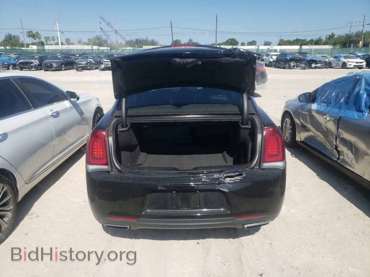 2016 CHRYSLER 300 - VIN: 2C3CCABGXGH198309 - Фото 6