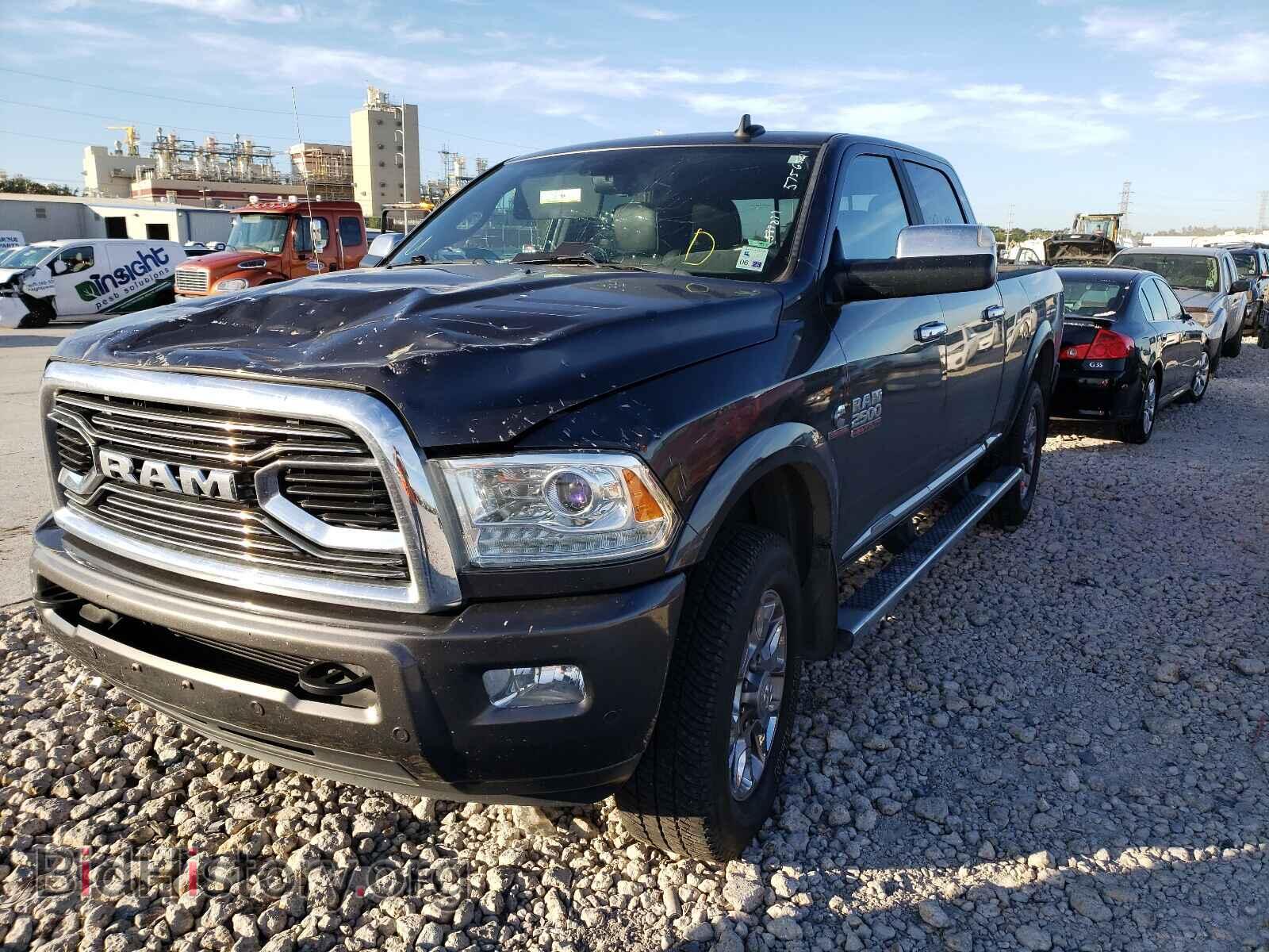 2017 RAM 2500 - VIN: 3C6UR5GL0HG589831 - Photo 2