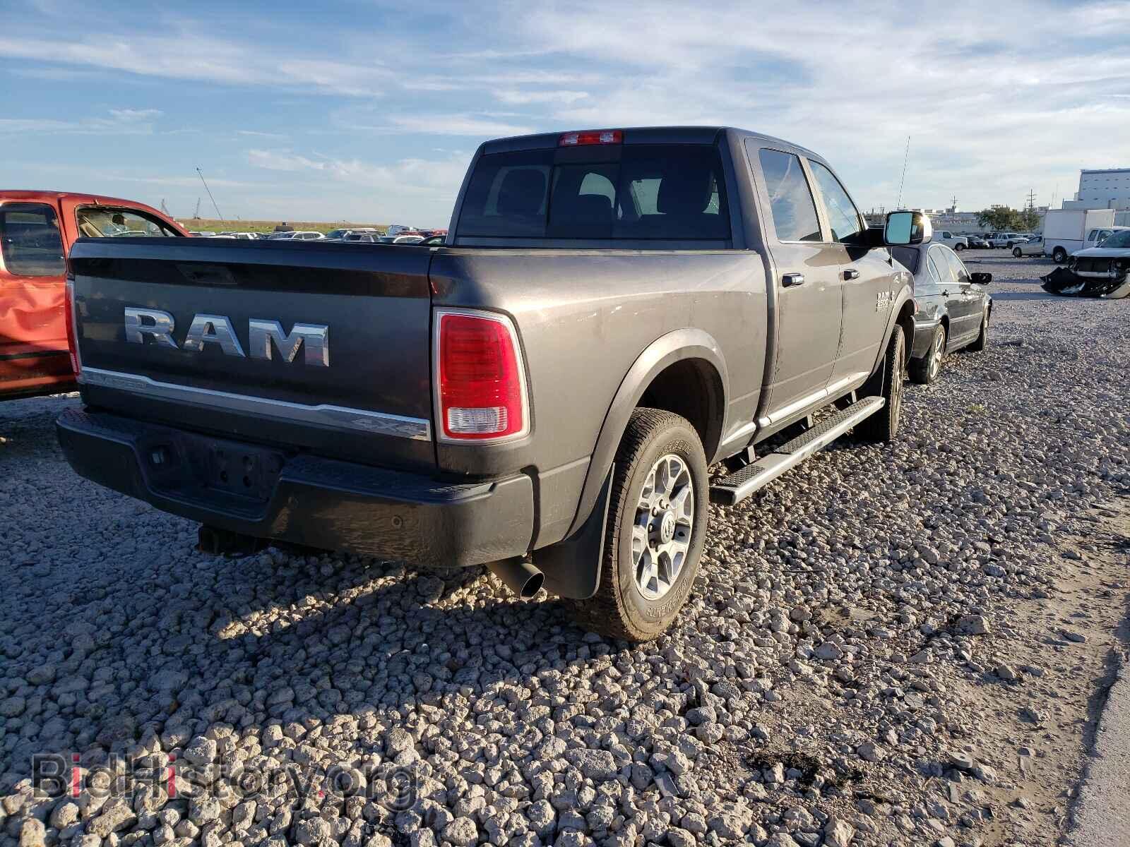 2017 RAM 2500 - VIN: 3C6UR5GL0HG589831 - Photo 4
