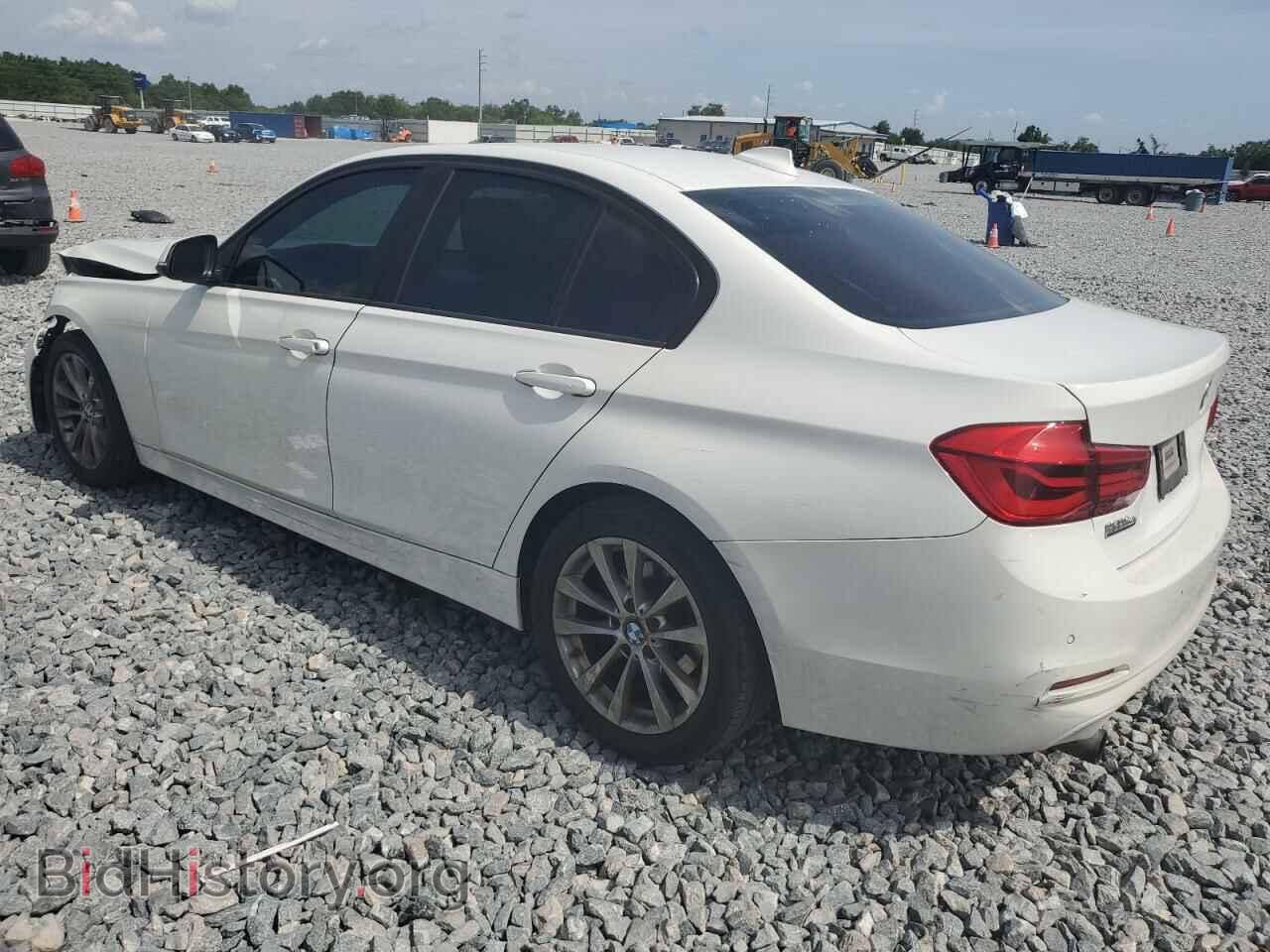 2016 BMW 3 SERIES - VIN: WBA8E1G55GNT33641 - Фото 2