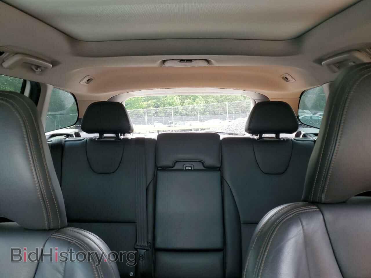 2017 VOLVO XC60 - VIN: YV440MDR9H2076878 - Фото 10