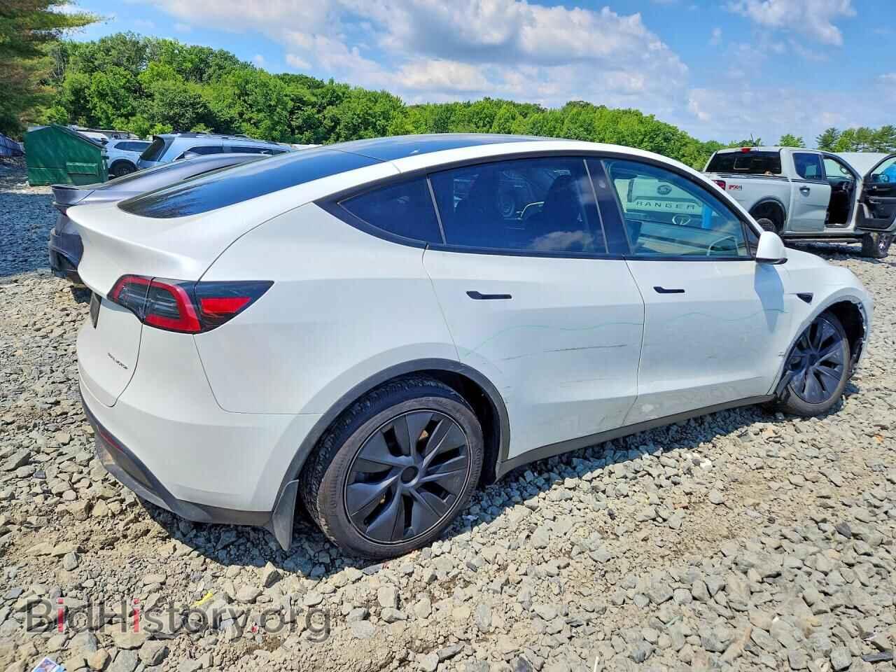 2024 TESLA MODEL Y - VIN: 7SAYGAEE5RF182904 - Photo 3