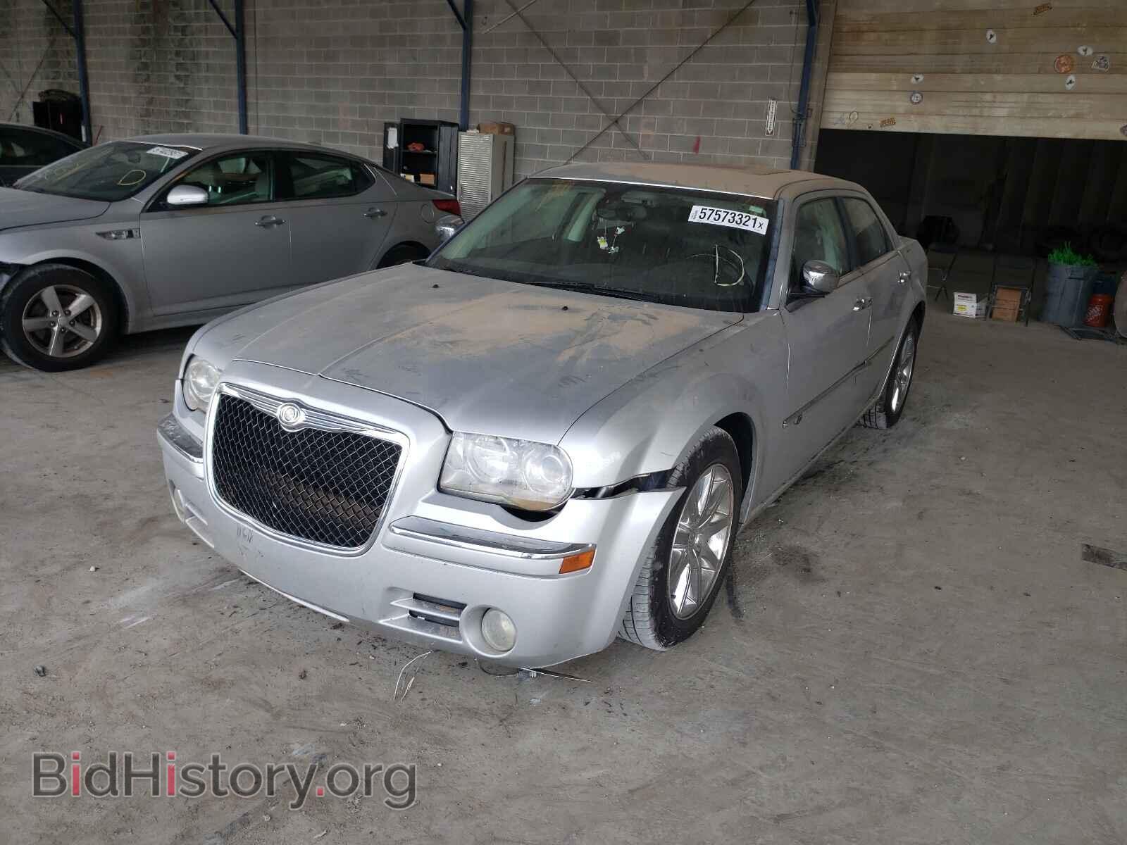 2010 CHRYSLER 300 - VIN: 2C3CA6CT6AH329032 - Фото 2