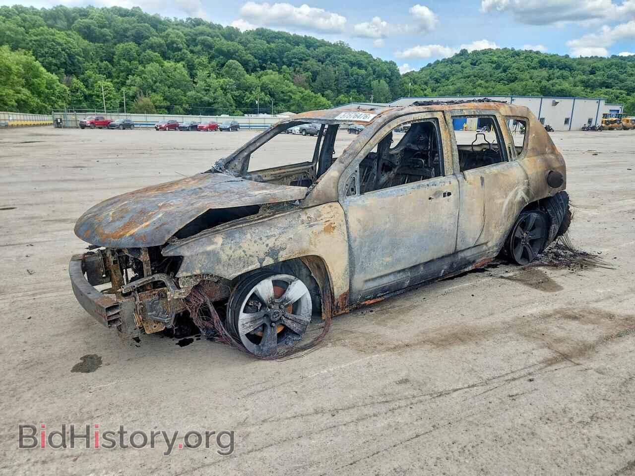 Фотография 1J4NF1FB4BD282670 - JEEP COMPASS 2011
