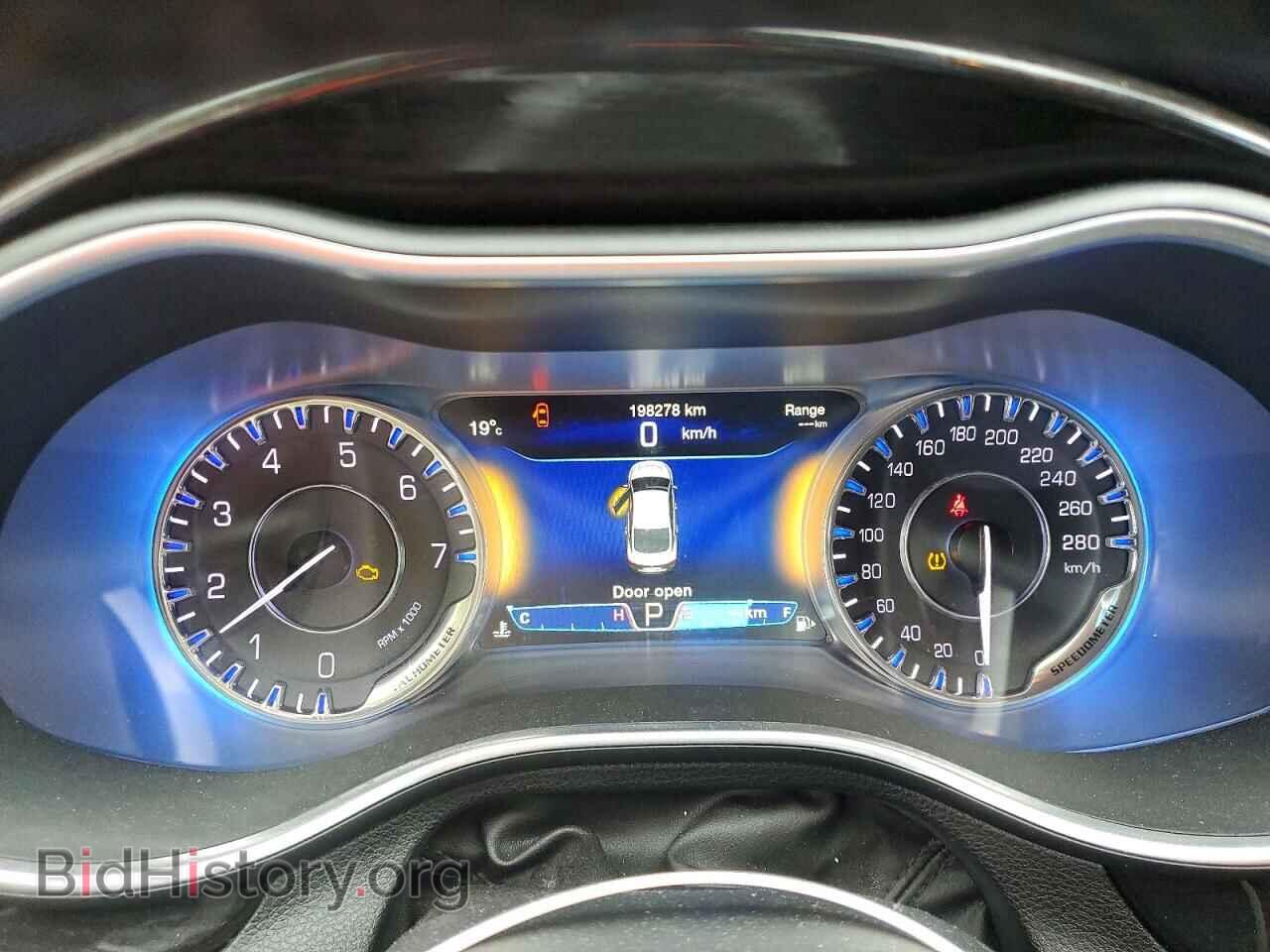 2016 CHRYSLER 200 - VIN: 1C3CCCCG5GN186988 - Фото 9