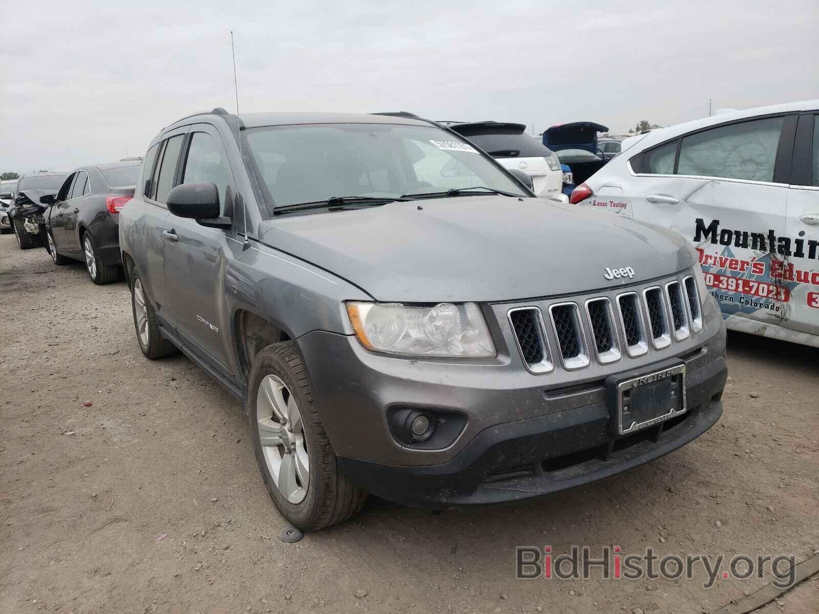 Photo 1J4NF1FB4BD250477 - JEEP COMPASS 2011