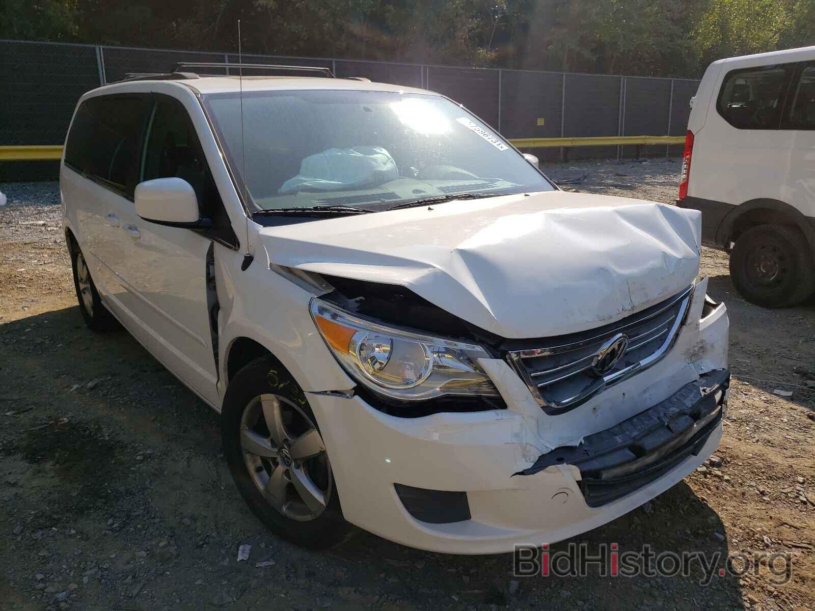 Photo 2V4RW5DGXBR805206 - VOLKSWAGEN ROUTAN 2011