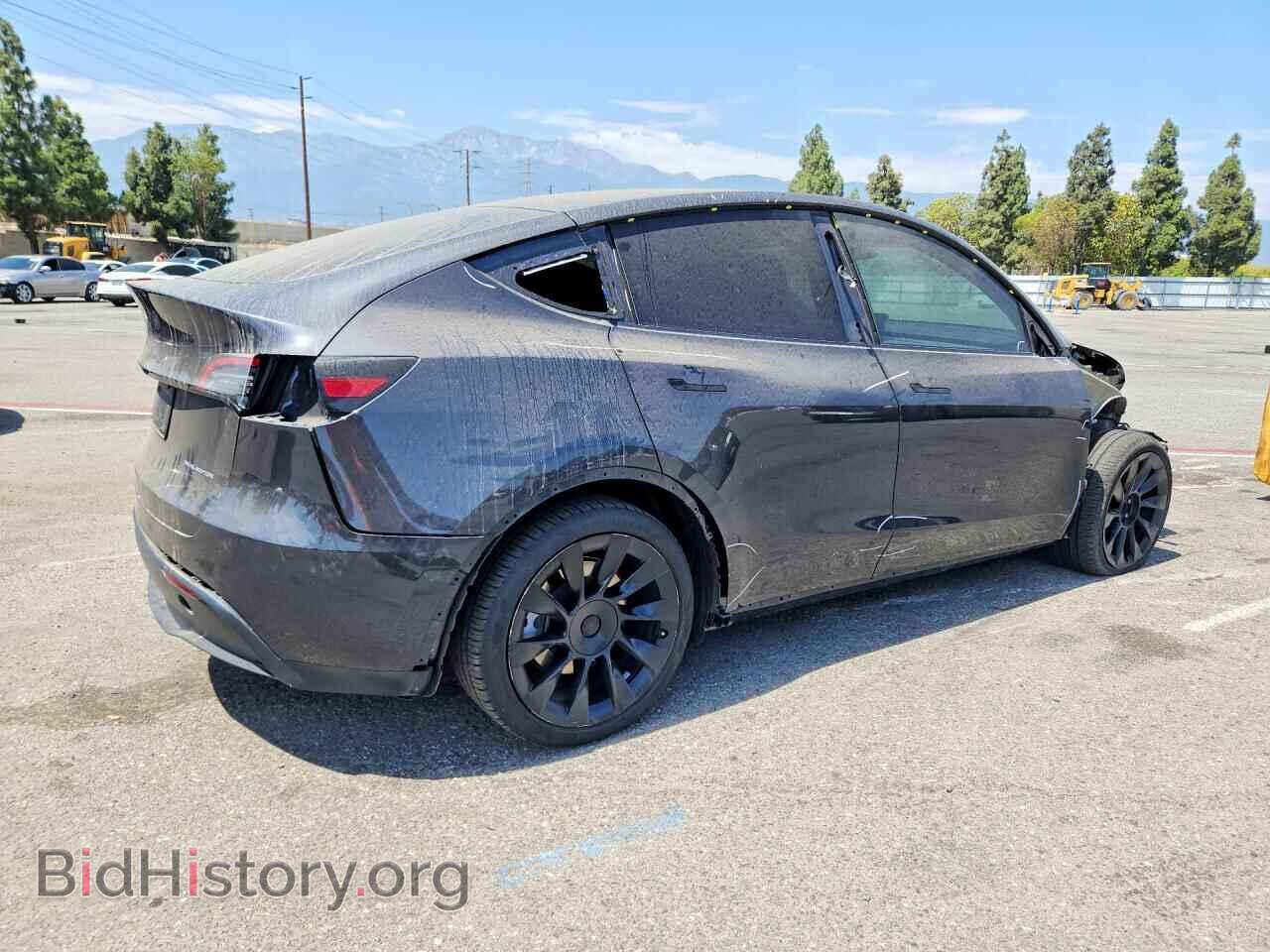 2024 TESLA MODEL Y - VIN: 7SAYGDEE6RF006784 - Photo 3