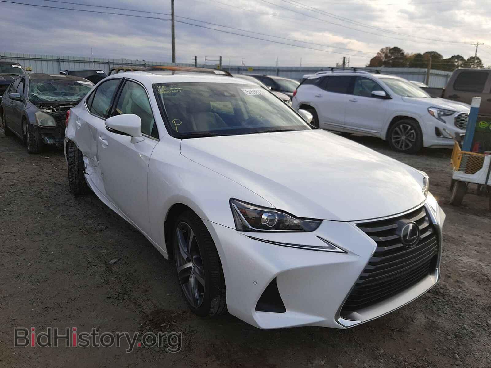 Photo JTHBA1D29J5070056 - LEXUS IS 2018