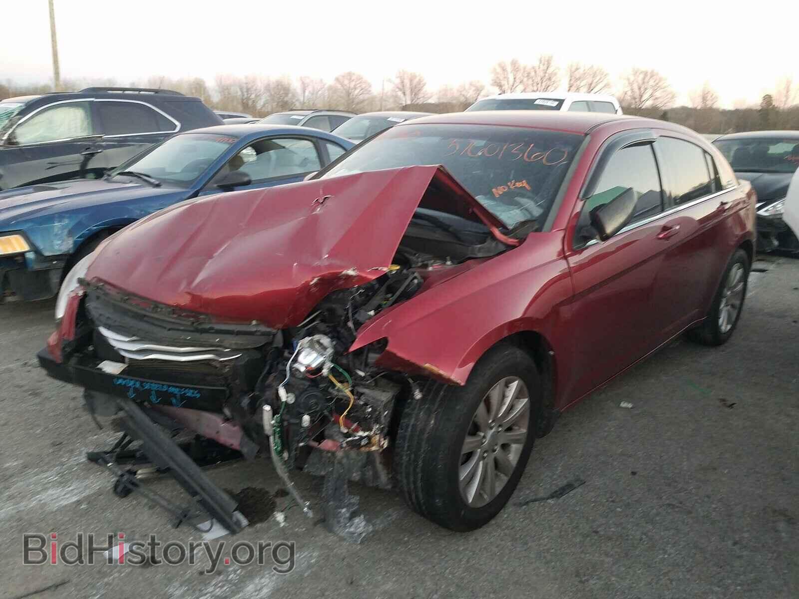 2011 CHRYSLER 200 - VIN: 1C3BC1FB0BN511202 - Фото 2