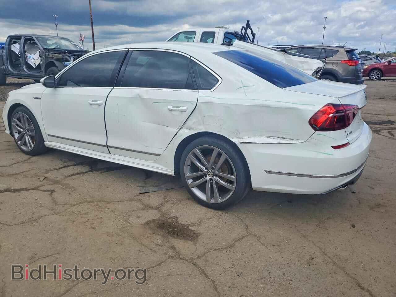 2017 VOLKSWAGEN PASSAT - VIN: 1VWDT7A30HC018547 - Фото 2