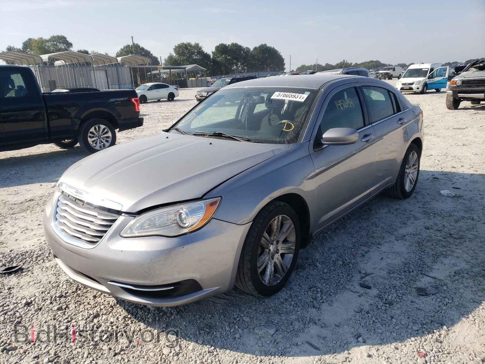 2013 CHRYSLER 200 - VIN: 1C3CCBBB6DN598395 - Фото 2
