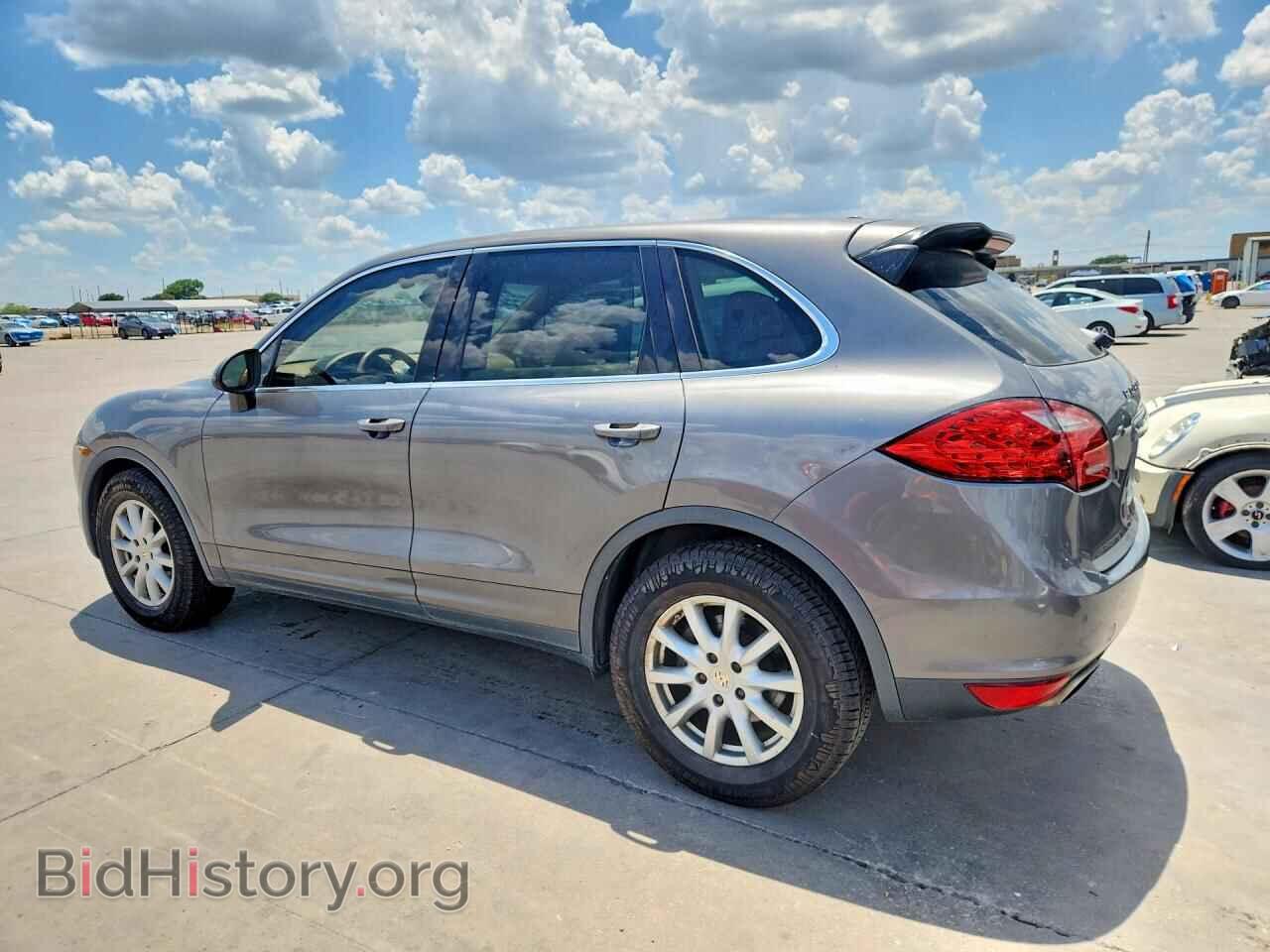 2011 PORSCHE CAYENNE - VIN: WP1AA2A24BLA04100 - Photo 2