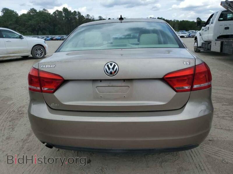 2015 Volkswagen PASSAT (VIN 1VWAT7A32FC041263) — photo 6 of 12