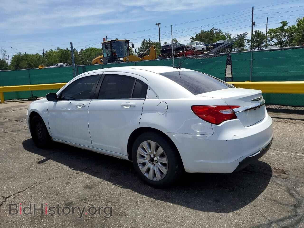 2013 CHRYSLER 200 - VIN: 1C3CCBAB1DN647357 - Photo 2